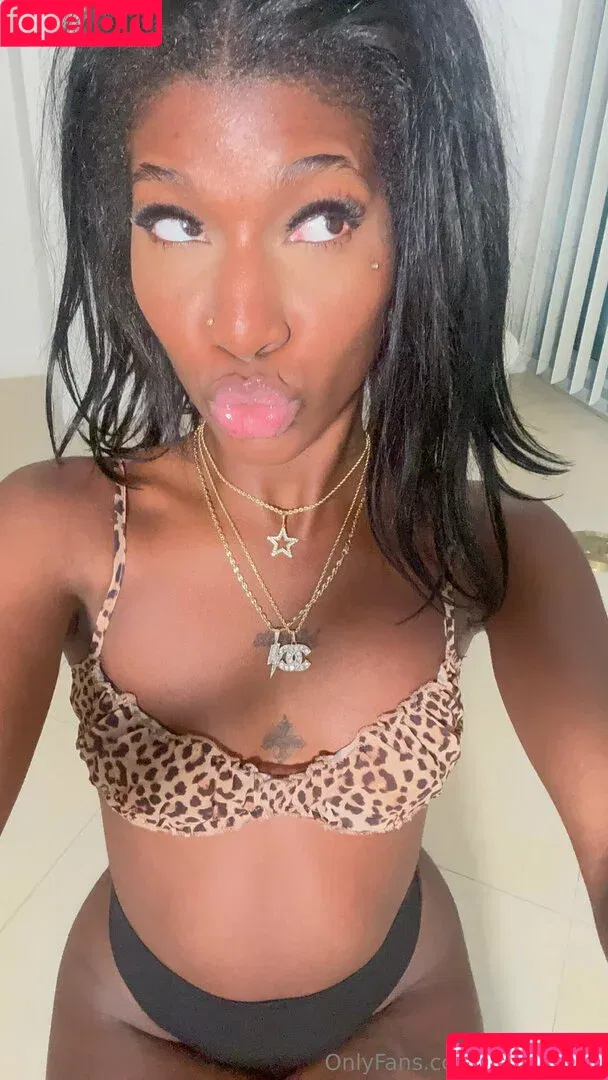 starmunii Onlyfans Photo Gallery 