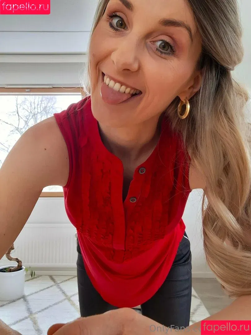 emi_lila / emilia Onlyfans Photo Gallery 