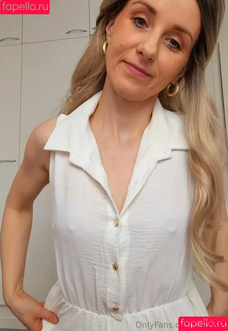 emi_lila / emilia Onlyfans Photo Gallery 