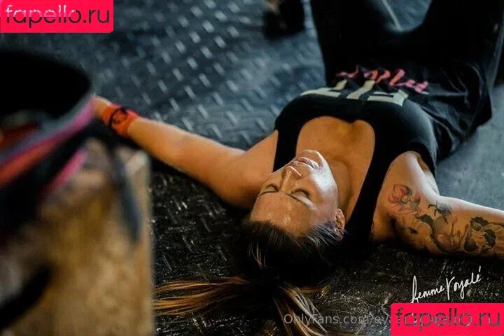 Eva Angelina / evaangelina.official Onlyfans Photo Gallery 