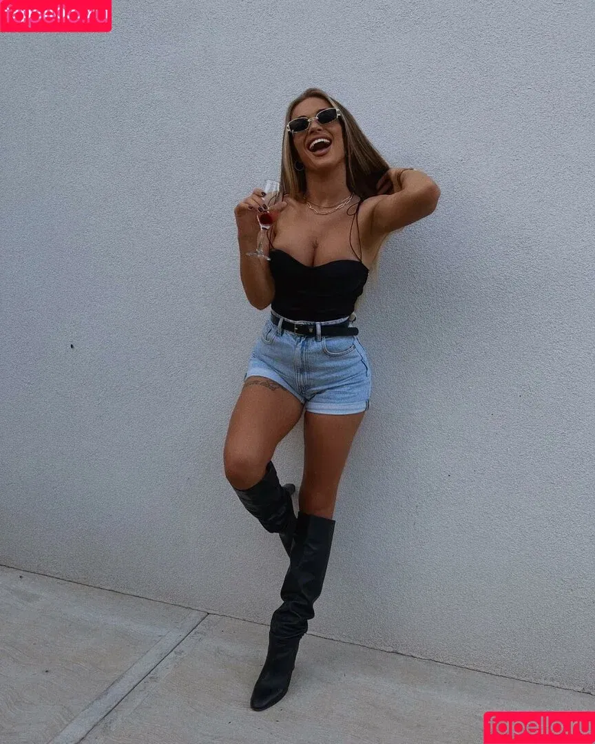 Nastupi / Ostalo / Teodora Dzehverovic / teodoradzehverovic Onlyfans Photo Gallery 