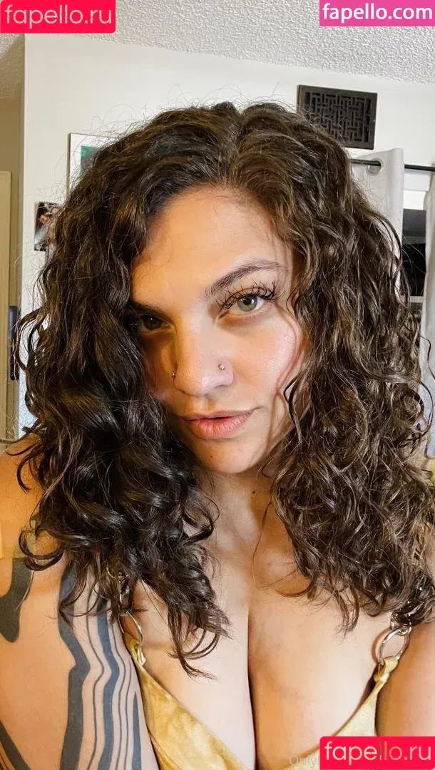 Bella Leah / bellaleah / bellaleahlbf Onlyfans Photo Gallery 