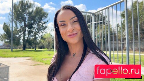 Cara Mell Nude Onlyfans Photo 24