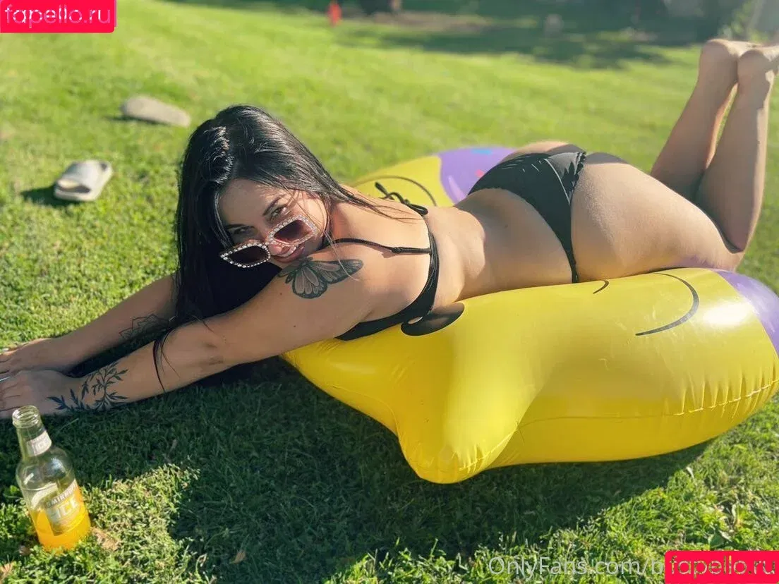 thatbishcrybaby / thatbustybaby Onlyfans Photo Gallery 