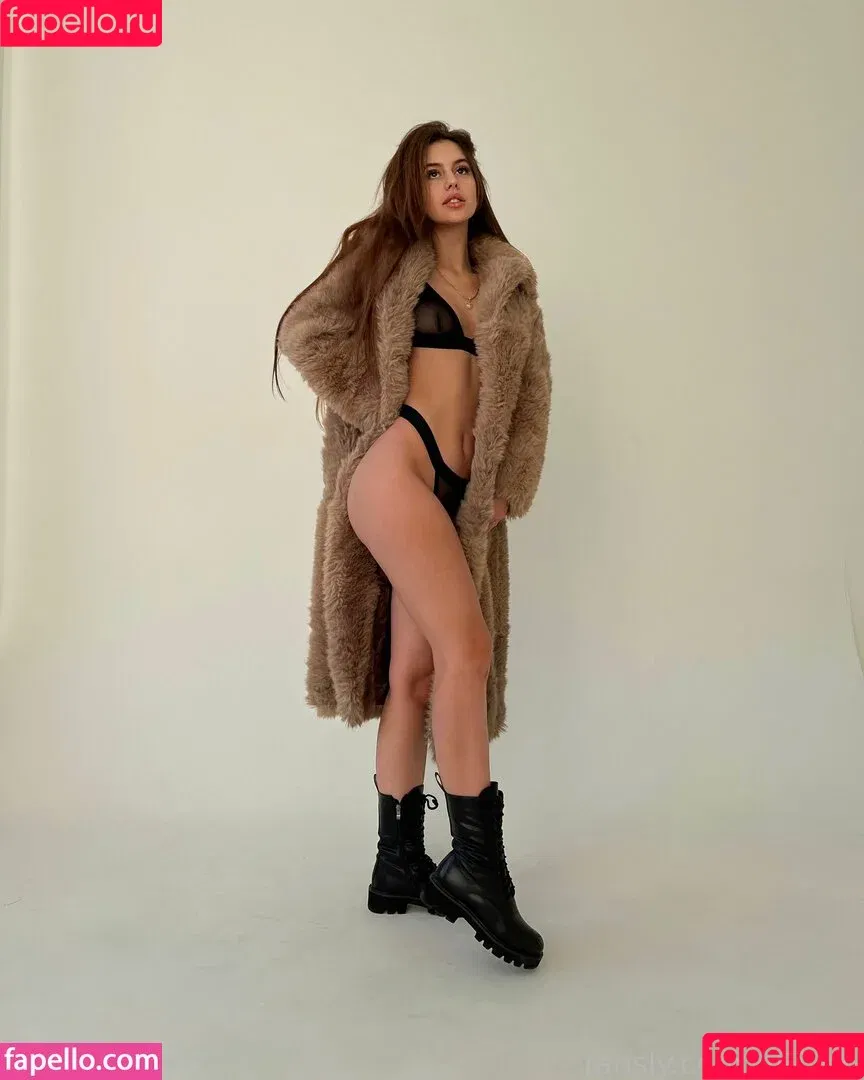 ARi_pb / arianabernilla Onlyfans Photo Gallery 