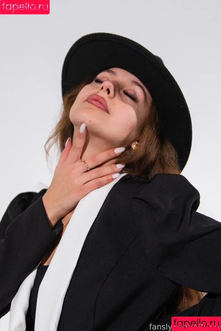 ARi_pb / arianabernilla Onlyfans Photo Gallery 