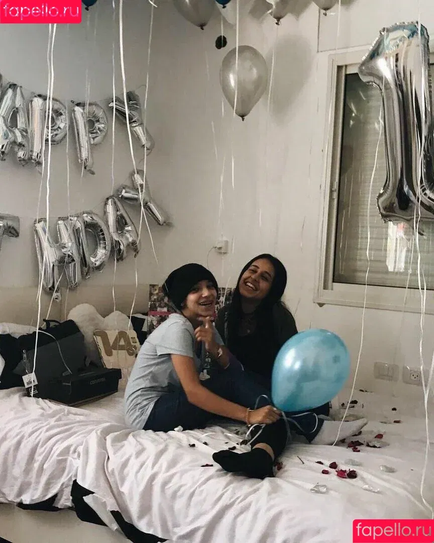 May Cohen / _maycohen / grossanatomypodcast Onlyfans Photo Gallery 