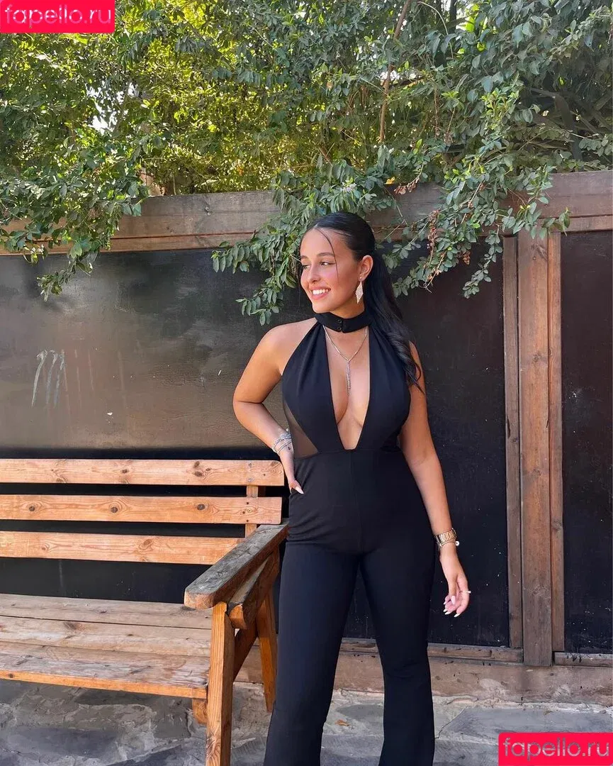 May Cohen / _maycohen / grossanatomypodcast Onlyfans Photo Gallery 