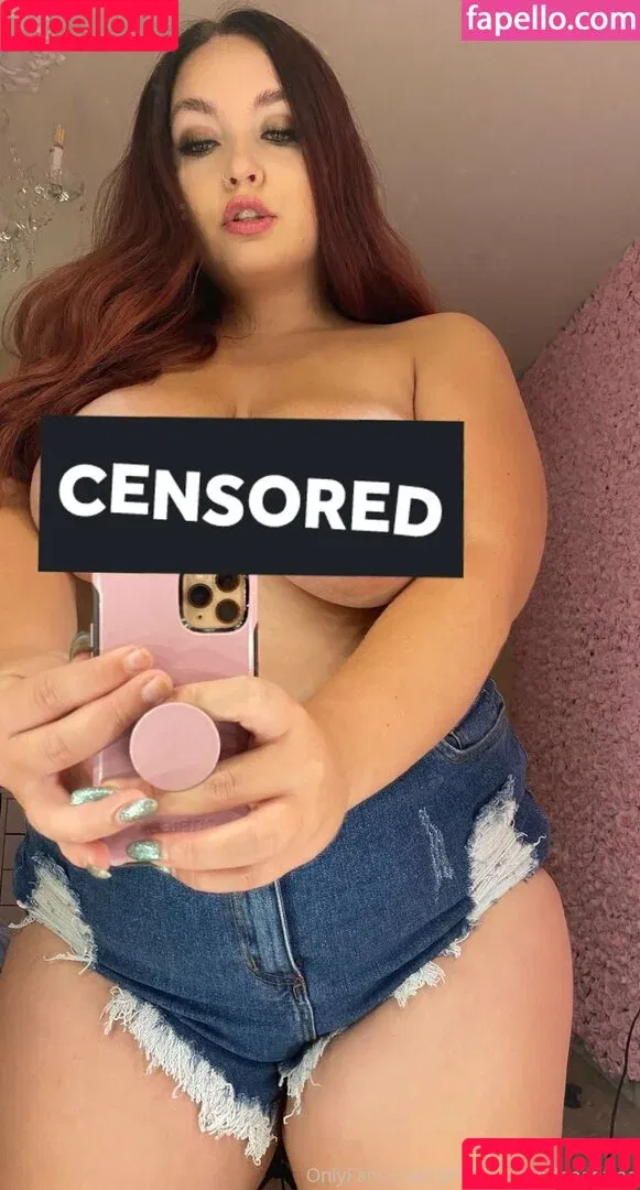 dixieannxxfree / freakingrican45 Onlyfans Photo Gallery 