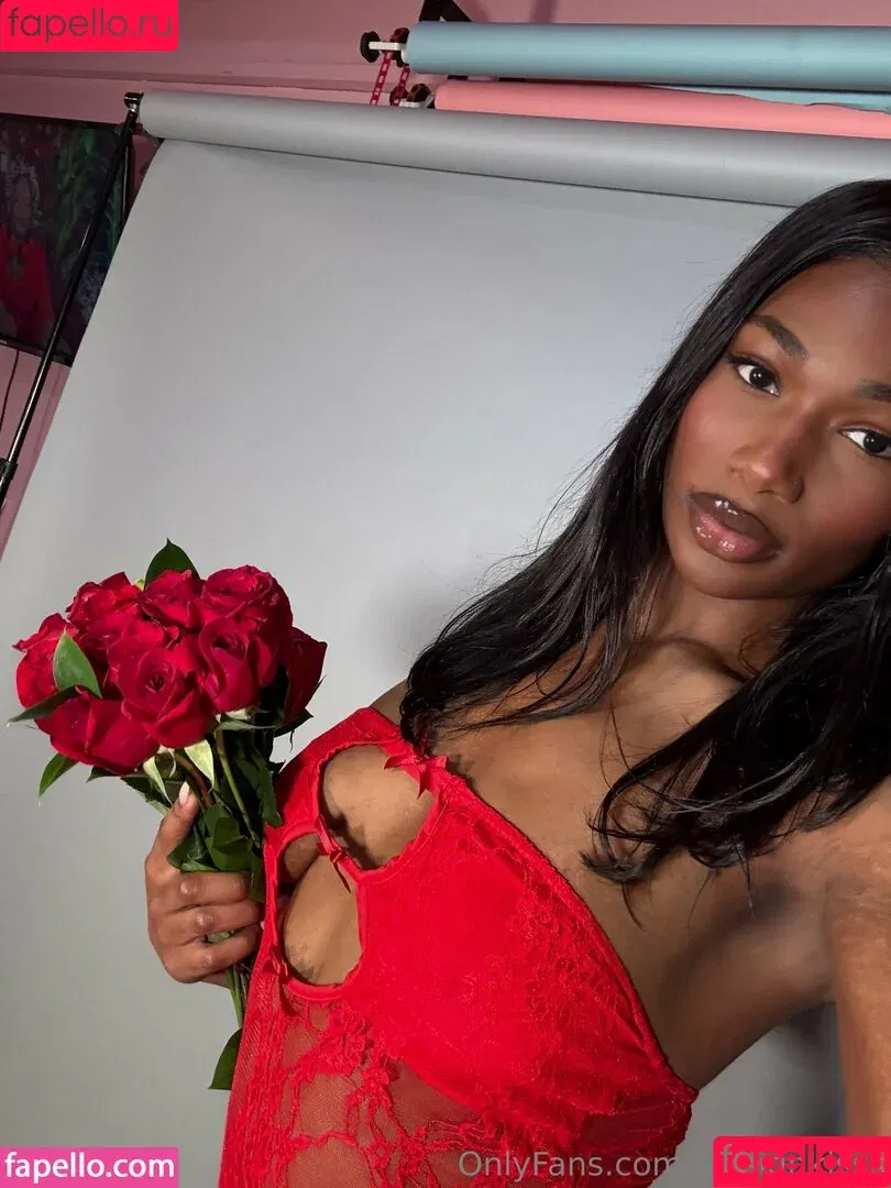 foreignkisses__ / foreignkisss Onlyfans Photo Gallery 