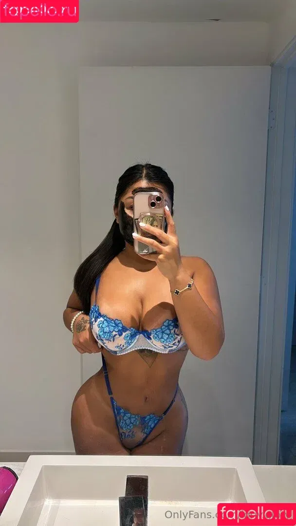 latinlory / lorenaxross_ / loriglory__ / loriy.glory Onlyfans Photo Gallery 