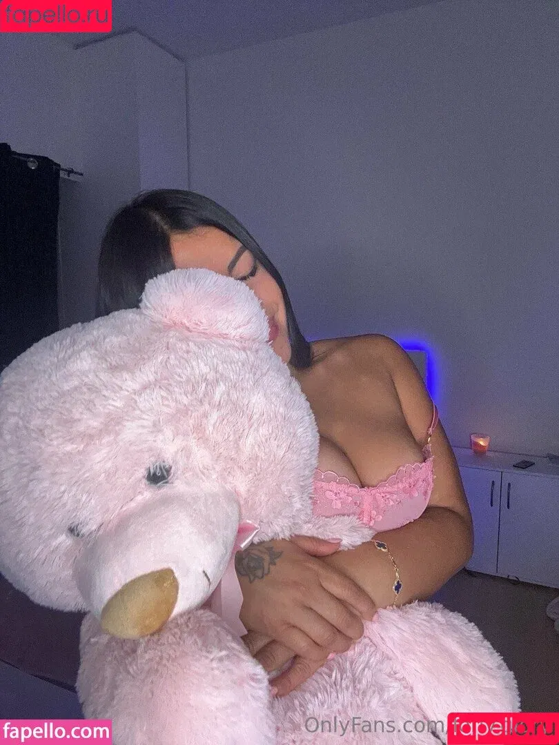 latinlory / lorenaxross_ / loriglory__ / loriy.glory Onlyfans Photo Gallery 