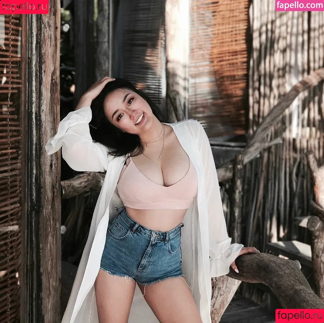 Rebecca Liu / beccabeccaliu / plaguewhore Onlyfans Photo Gallery 