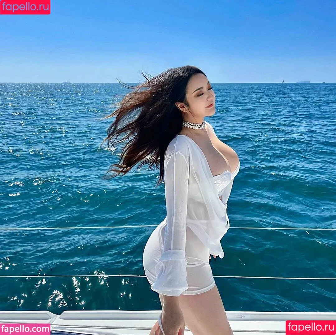 Rebecca Liu / beccabeccaliu / plaguewhore Onlyfans Photo Gallery 