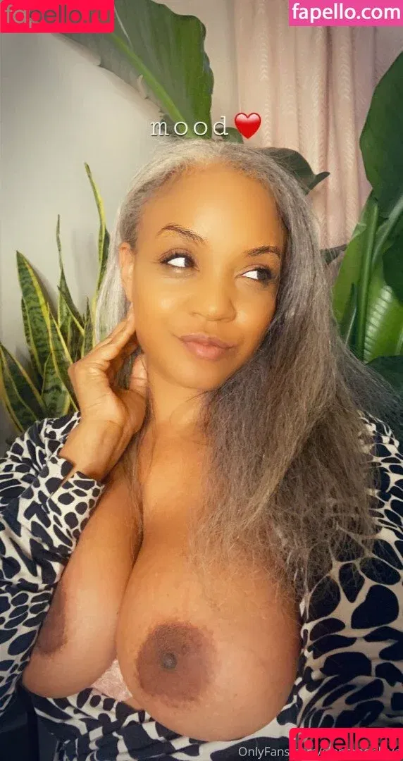 Sinnamon Love / SinnamonLove / tv Onlyfans Photo Gallery 
