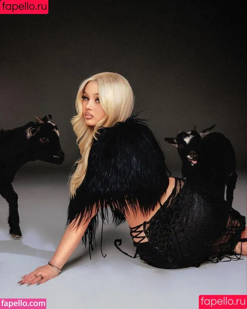 Alabama Barker / alabamaluellabarker Onlyfans Photo Gallery 