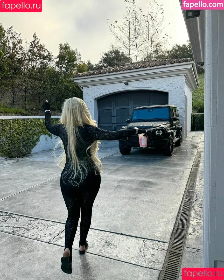 Alabama Barker / alabamaluellabarker Onlyfans Photo Gallery 