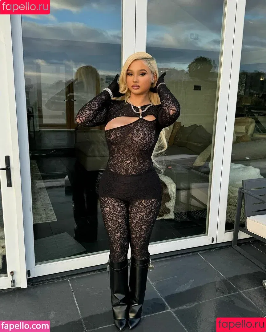 Alabama Barker / alabamaluellabarker Onlyfans Photo Gallery 