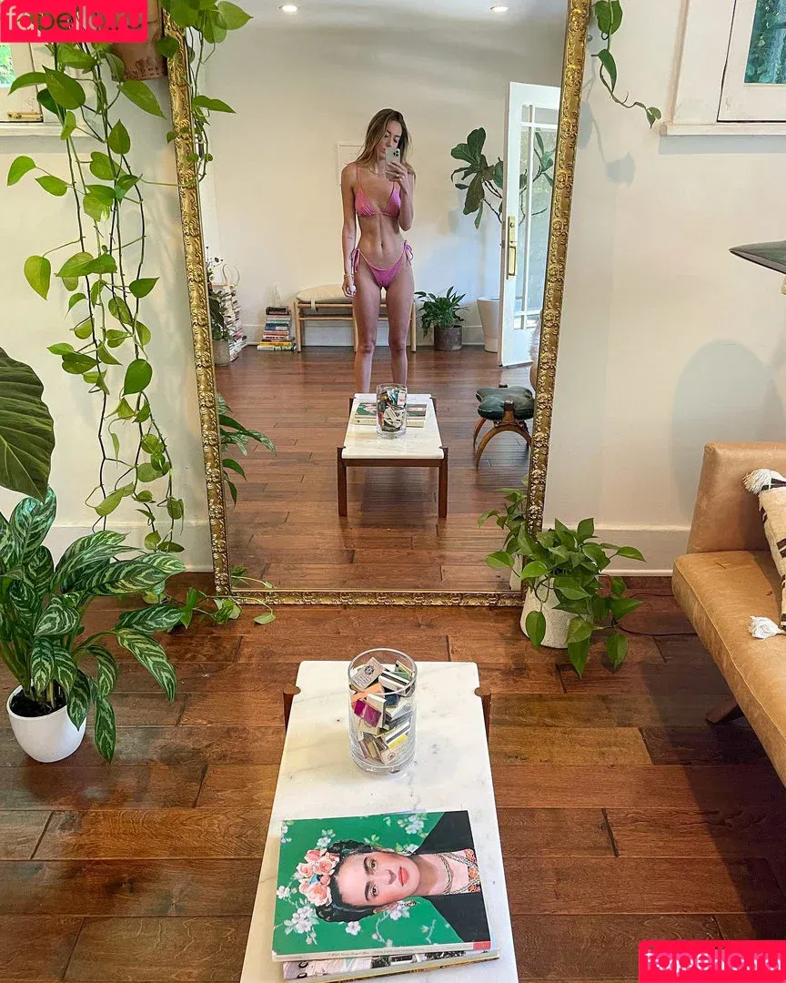 Chloe Bennet / chloebennet Onlyfans Photo Gallery 