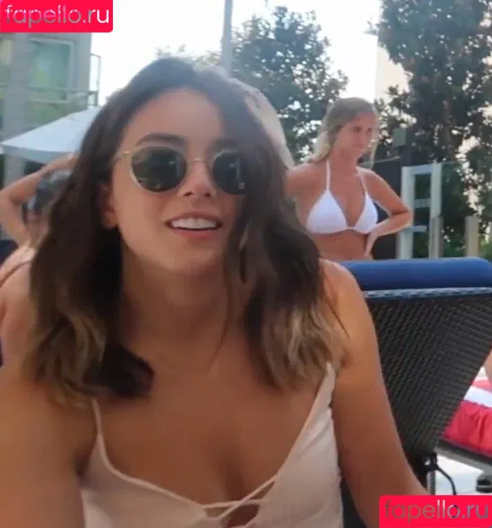 Chloe Bennet / chloebennet Onlyfans Photo Gallery 