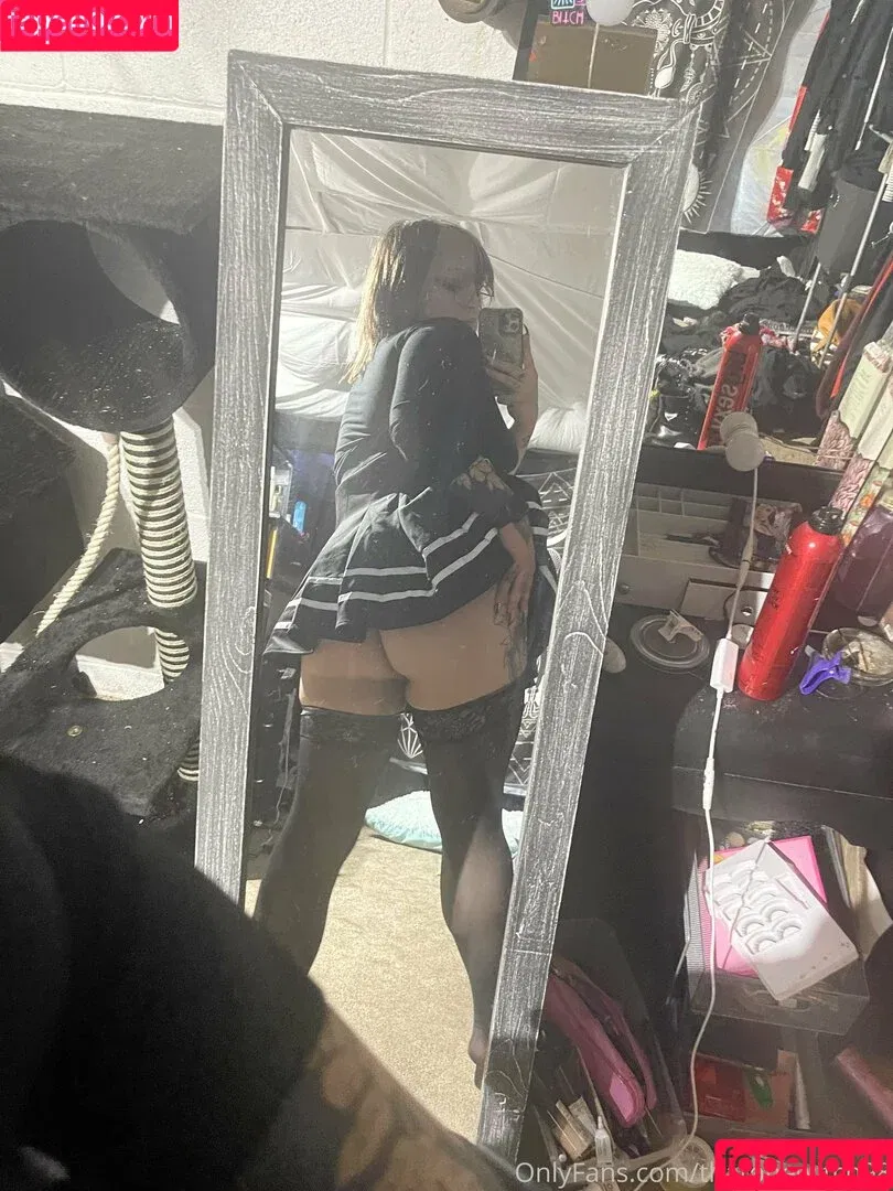 thatonewitch98 Onlyfans Photo Gallery 