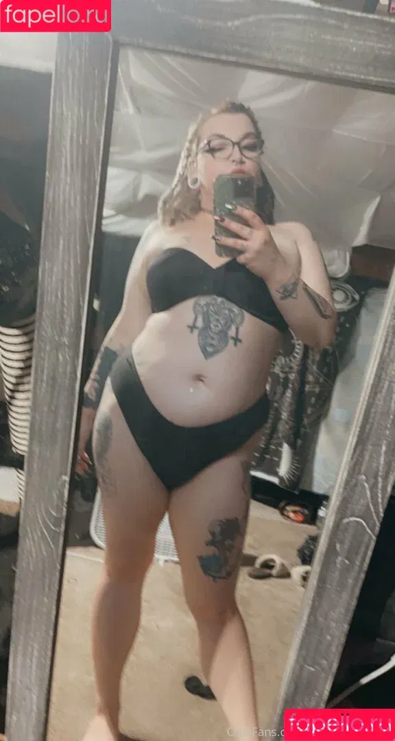 thatonewitch98 Onlyfans Photo Gallery 