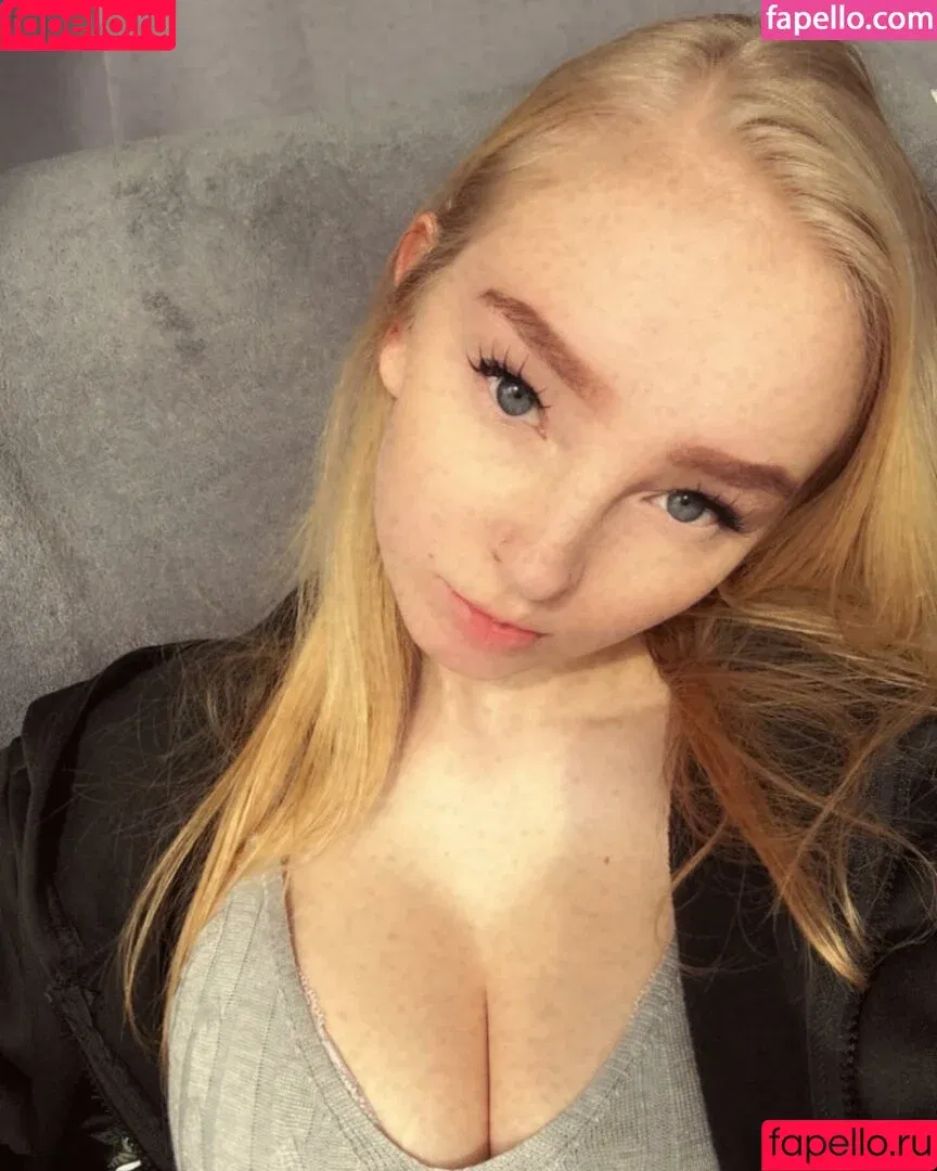 Blondiii_viviii / blonde_vivi / viviherzchen3 Onlyfans Photo Gallery 