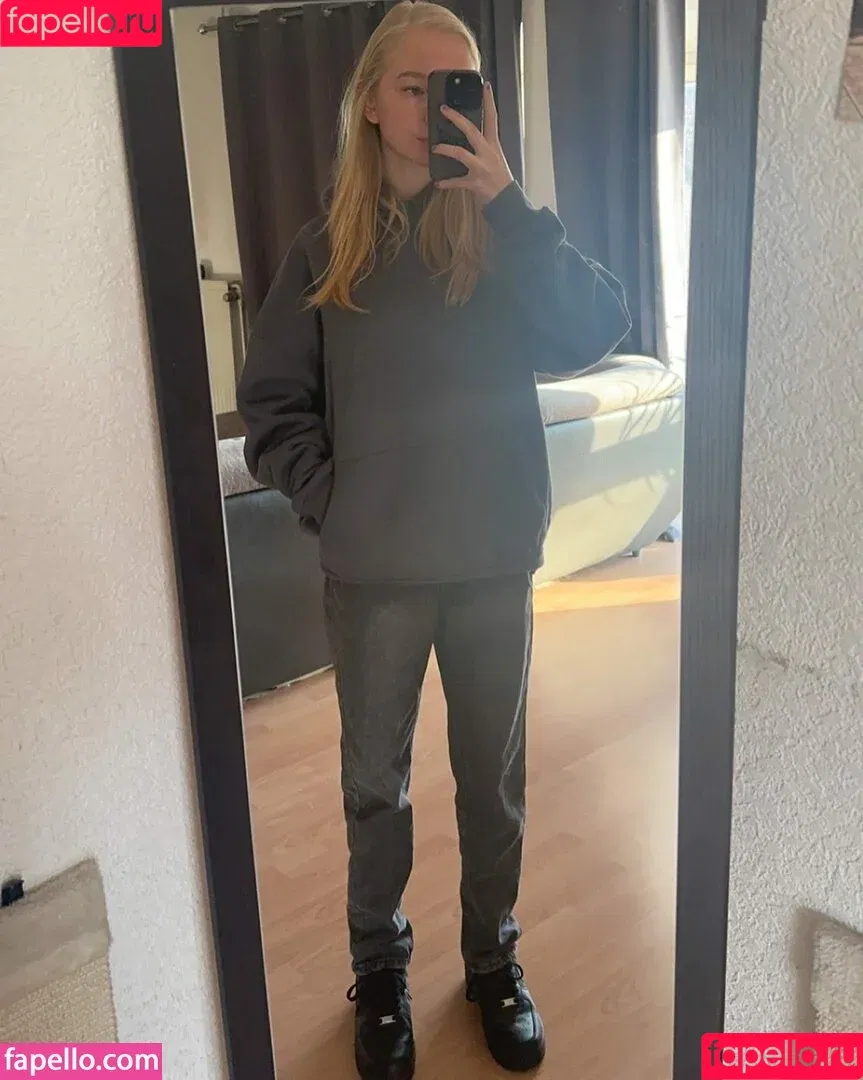 Blondiii_viviii / blonde_vivi / viviherzchen3 Onlyfans Photo Gallery 