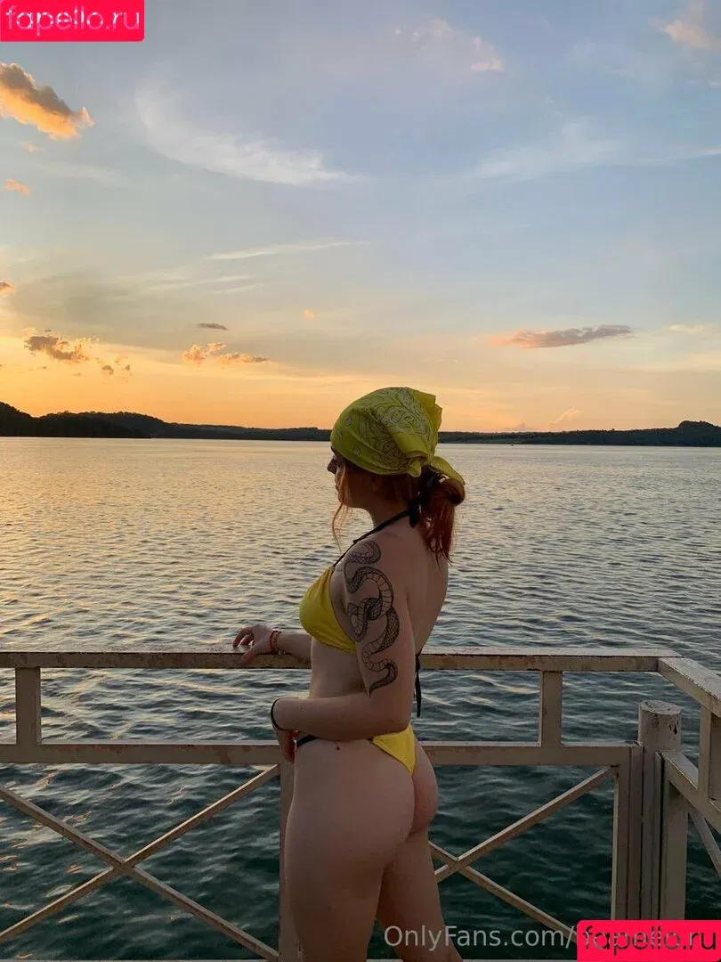 beameloni Onlyfans Photo Gallery 