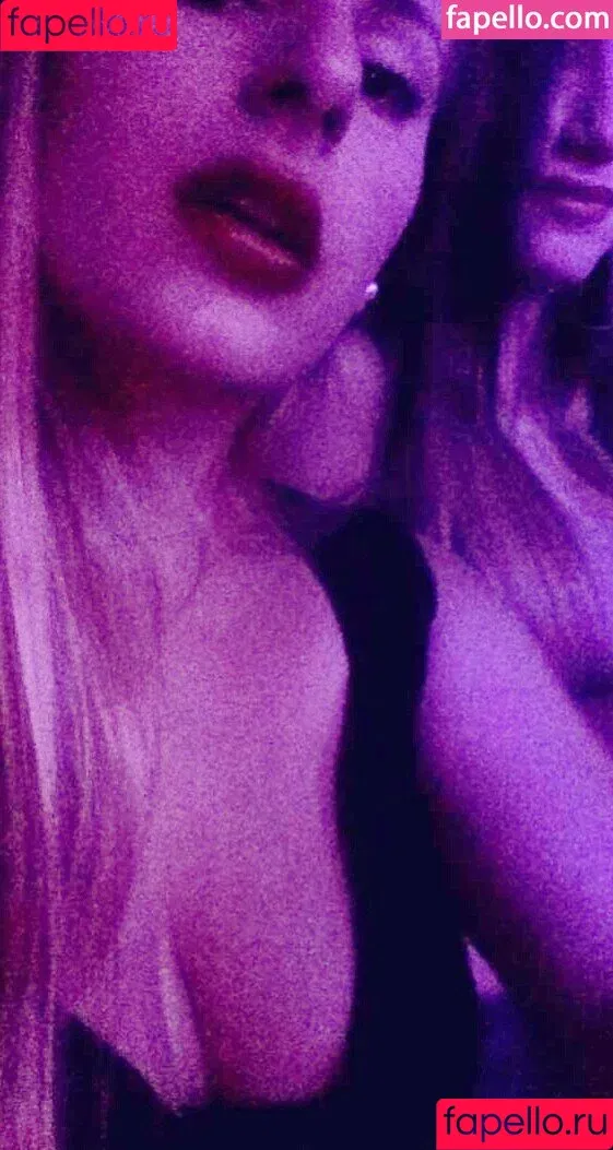 Sophia Zisi / angelazisi Onlyfans Photo Gallery 