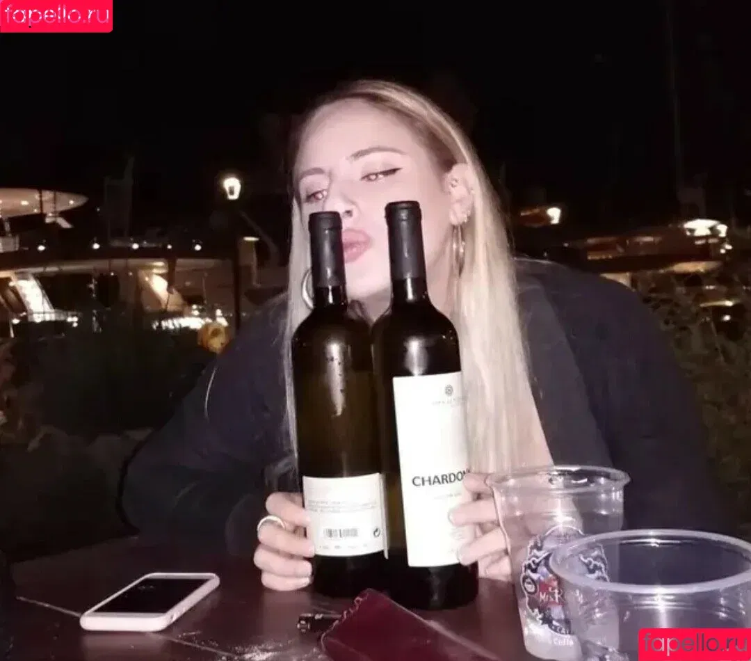 Sophia Zisi / angelazisi Onlyfans Photo Gallery 