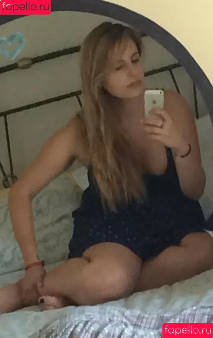 Sophia Zisi / angelazisi Onlyfans Photo Gallery 