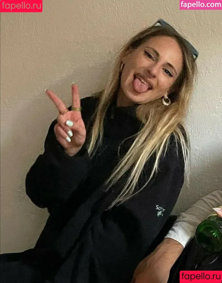 Sophia Zisi / angelazisi Onlyfans Photo Gallery 