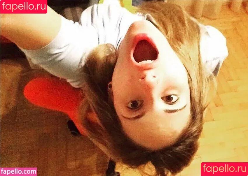 Sophia Zisi / angelazisi Onlyfans Photo Gallery 