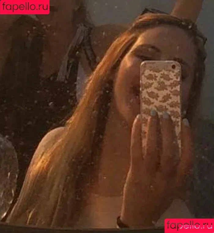 Sophia Zisi / angelazisi Onlyfans Photo Gallery 