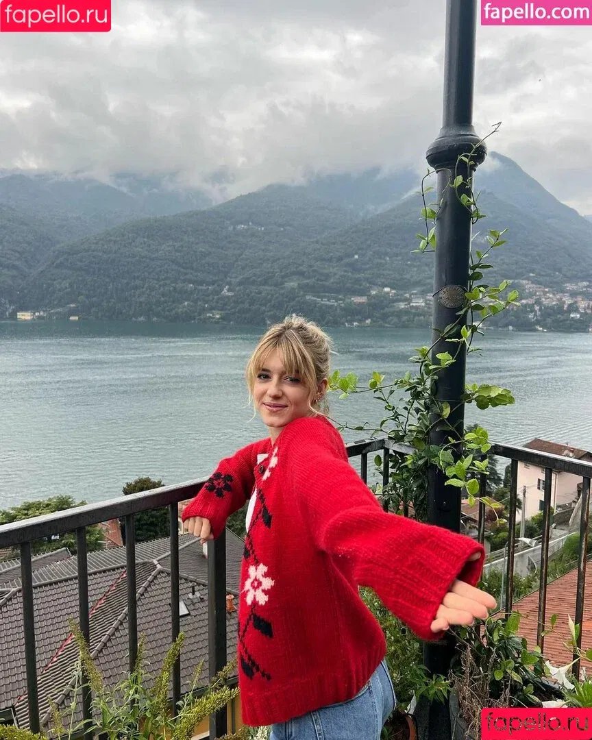 Daisy Edgar Jones / Daisy Edgar-Jones / daisyedgarjones Onlyfans Photo Gallery 