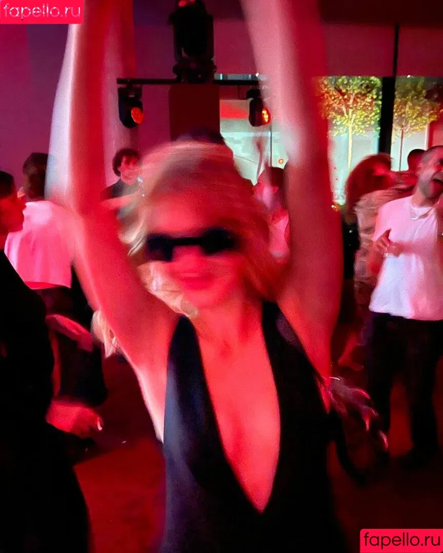 Daisy Edgar Jones / Daisy Edgar-Jones / daisyedgarjones Onlyfans Photo Gallery 