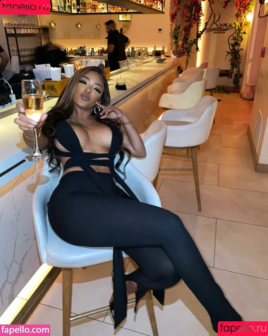 Eva Lo Dimelo / Eva Lopez / eva_lo_dimelo / u303803809 Onlyfans Photo Gallery 