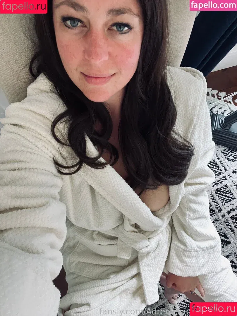 AdrenaSapphire_MILF / https: Onlyfans Photo Gallery 