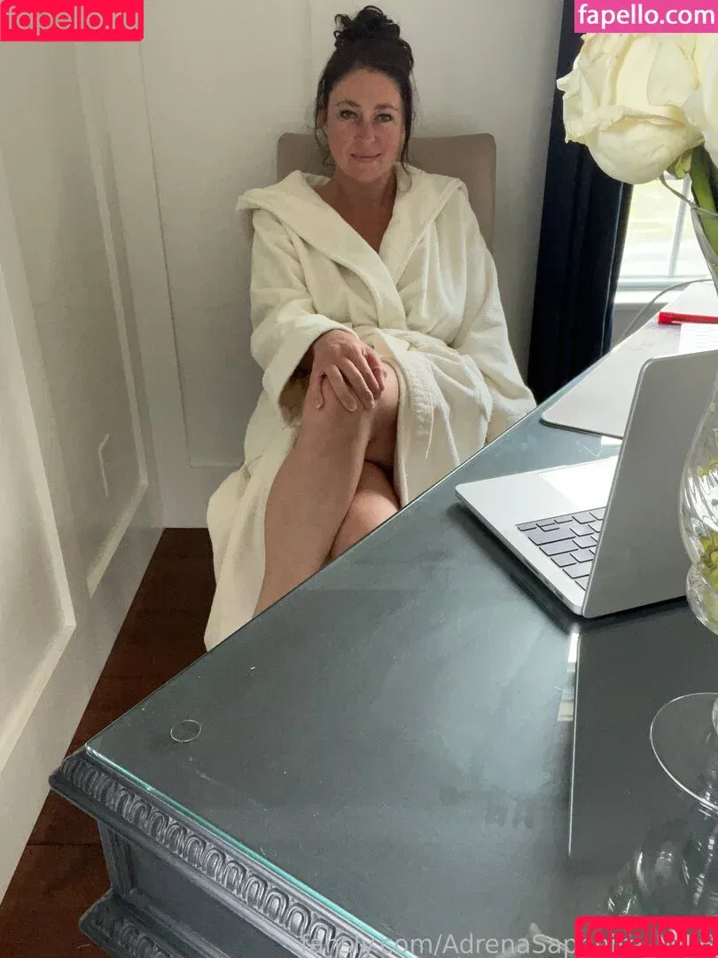 AdrenaSapphire_MILF / https: Onlyfans Photo Gallery 