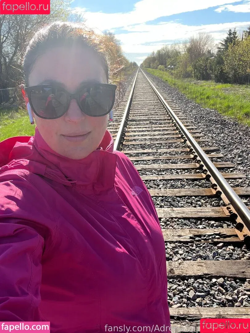 AdrenaSapphire_MILF / https: Onlyfans Photo Gallery 