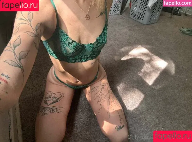 Baby Becs / baby.becs / babybecs14 Onlyfans Photo Gallery 