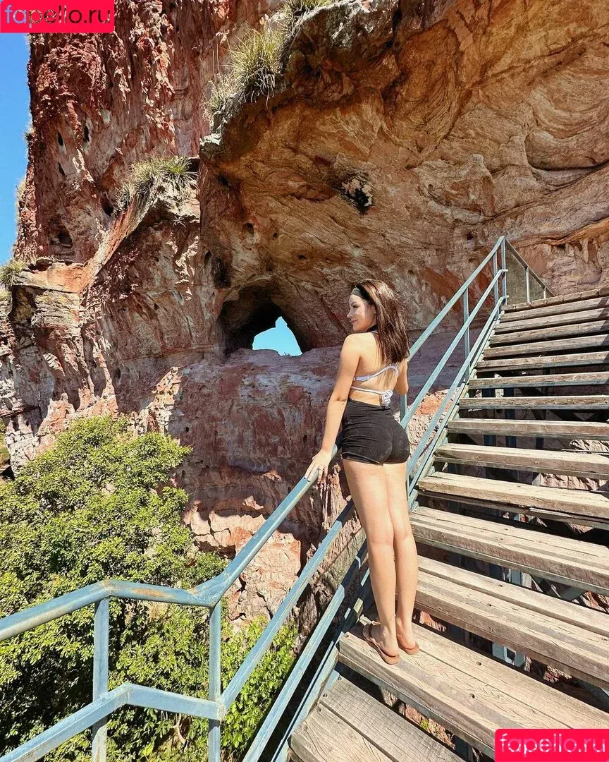 Bela Fernandes / bellafernandessss Onlyfans Photo Gallery 