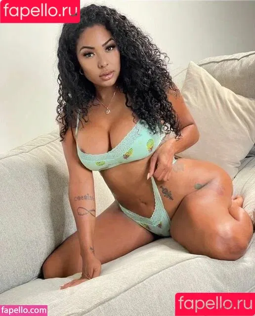 Nicole Lima / nicolelimass / nicolepassat / s.nicolelima Onlyfans Photo Gallery 