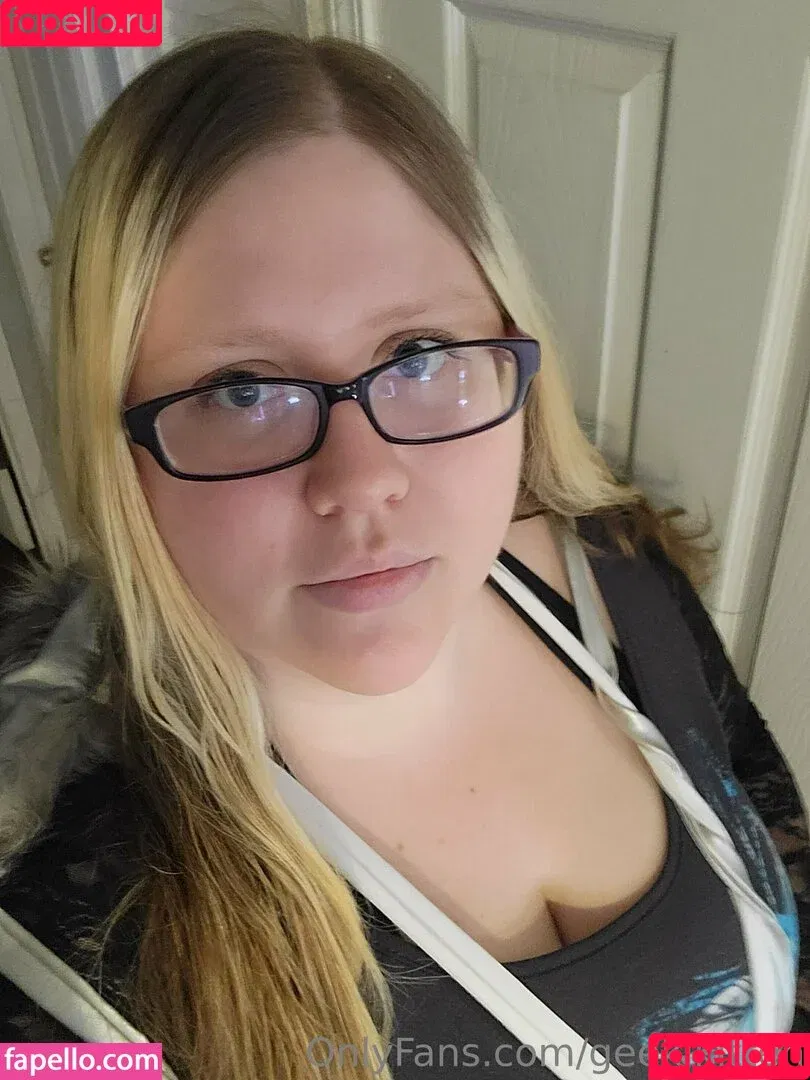 geekikitten / geekykittenxo Onlyfans Photo Gallery 