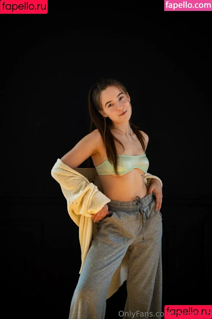 mirrajean Onlyfans Photo Gallery 