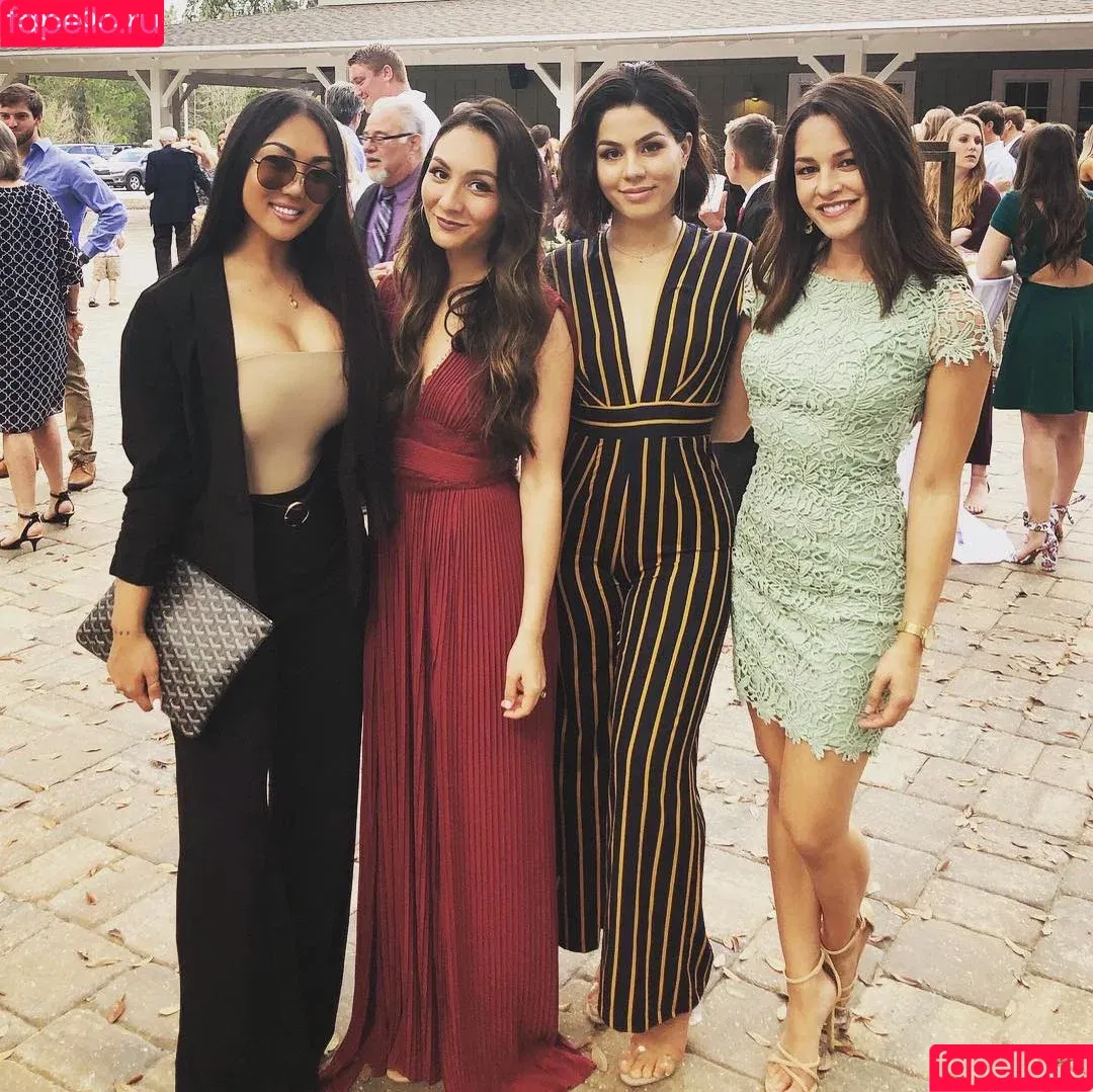 Megan Batoon / meganbatoon Onlyfans Photo Gallery 