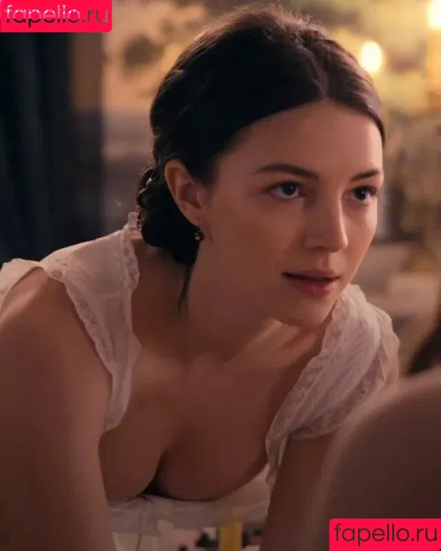 Ella Hunt / EllaHunt Onlyfans Photo Gallery 