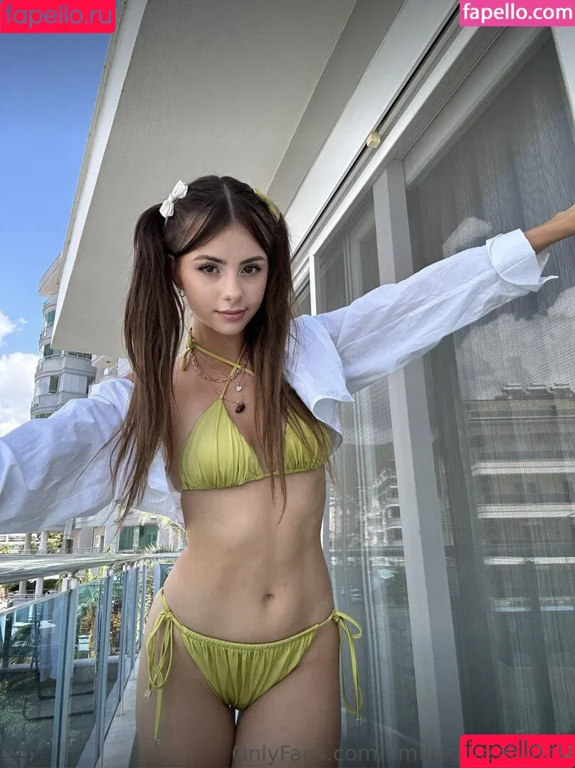 emiliaabrookss / emiliabrookss / emiliagivessweets / justemilia Onlyfans Photo Gallery 