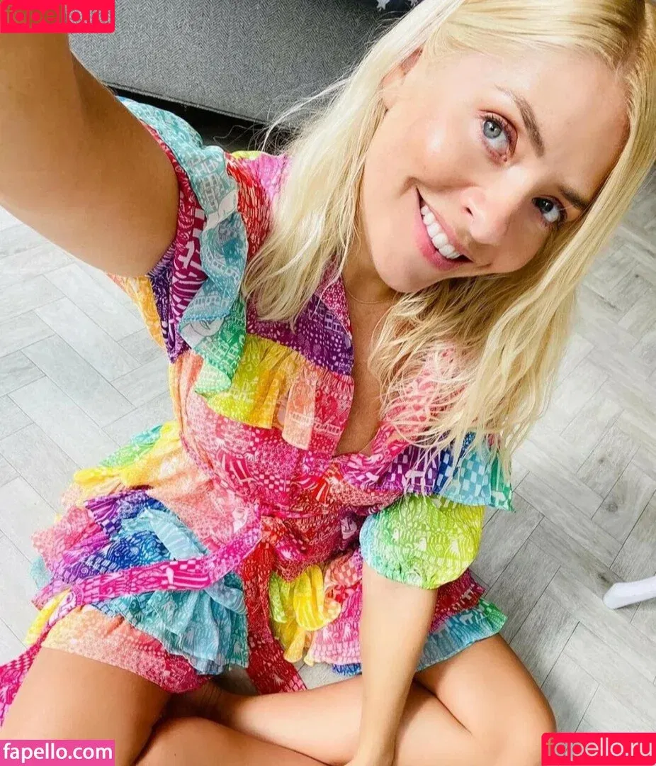 Holly Willoughby / hollywilloughby Onlyfans Photo Gallery 